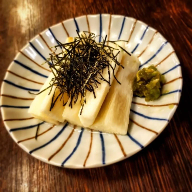 シャキシャキ食感にピリッとわさび!