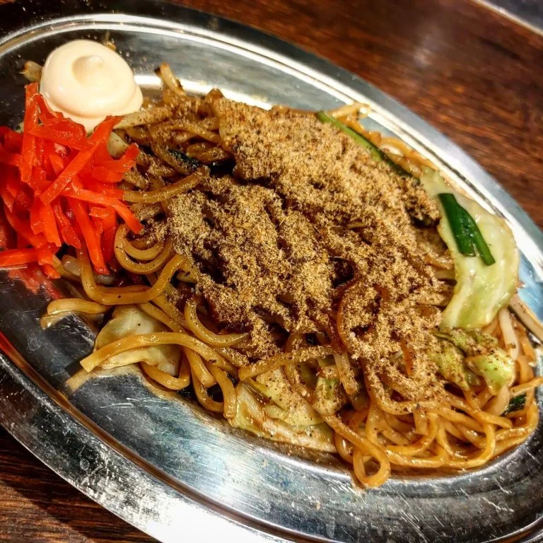 蒲田飲みの〆に!魚粉たっぷりソース焼きそば