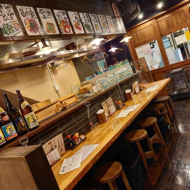 1名様やカップルさんに嬉しいカウンター席も充実◎