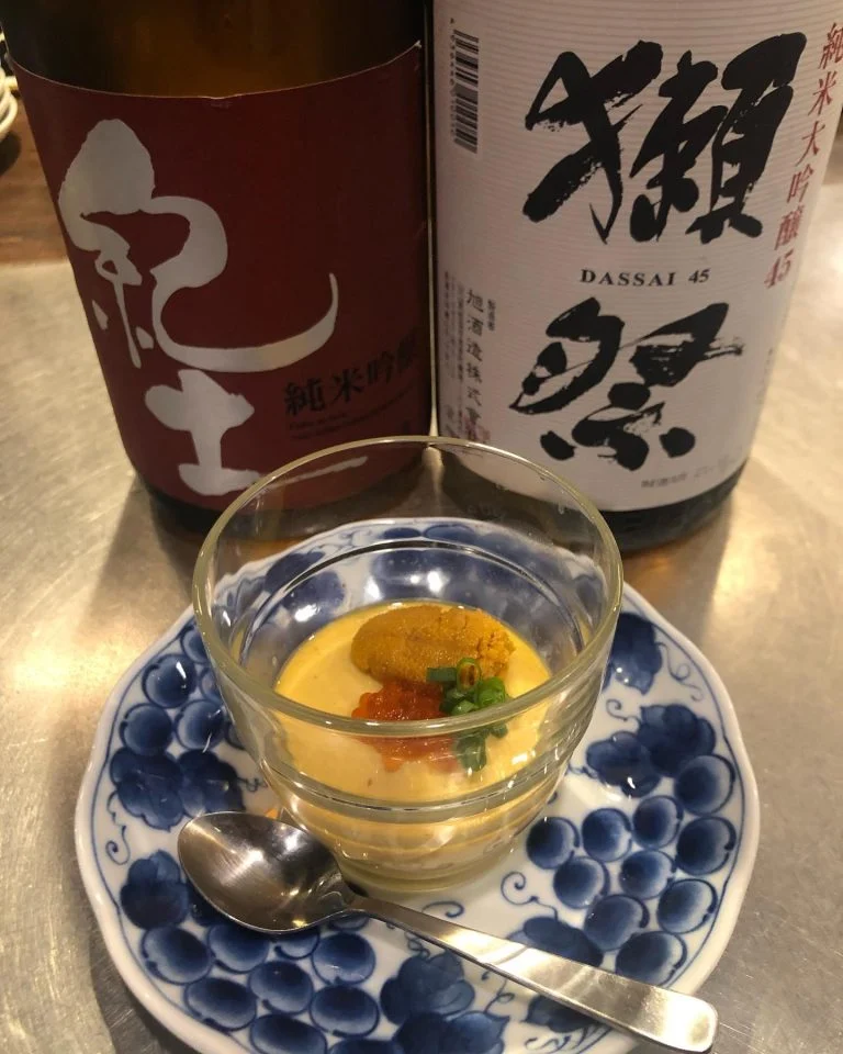 今日のオススメツマミはうに蒸しプリンのいくらのせ😋