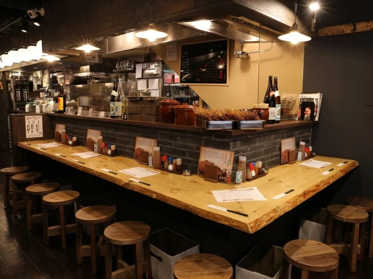 たまか食堂の店内